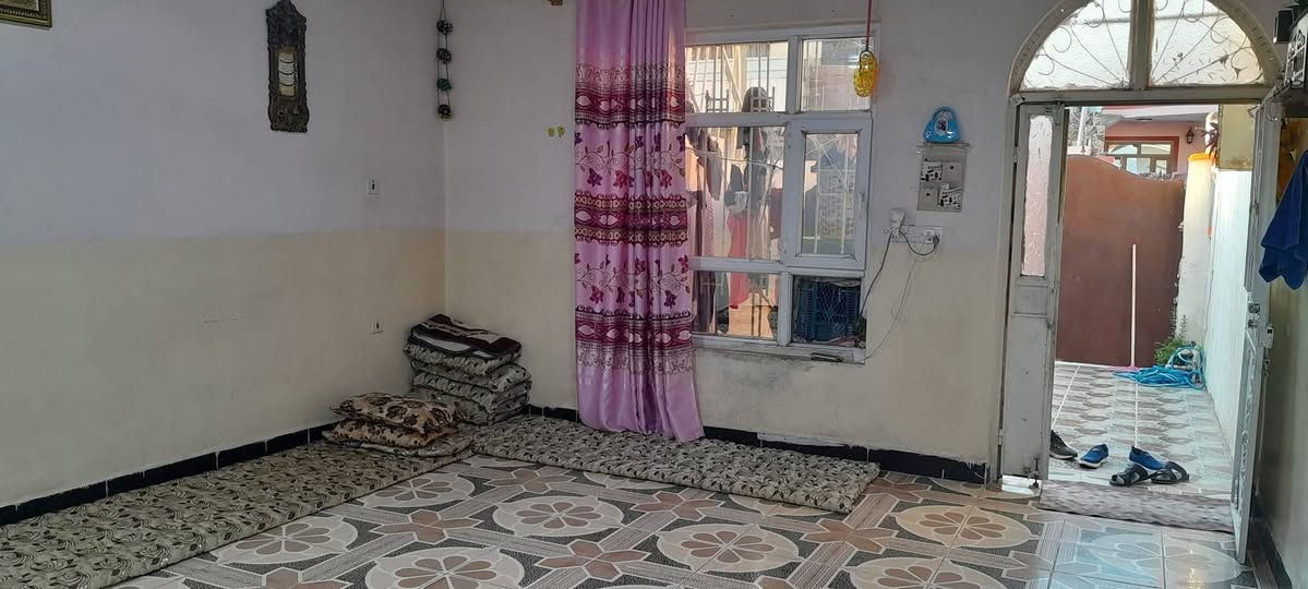 دار للبيع 100 متر .
الموقع حي الوحدة 
***********
