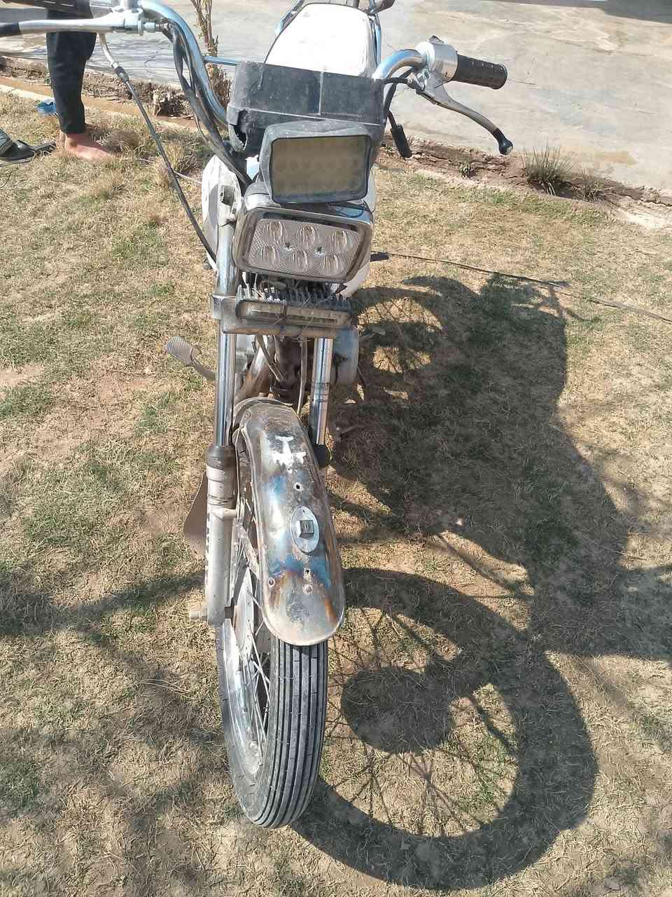 ماطور يراني للبيع اربعه گير 99999معمر جديد موديل 2019السعر 150تواصل عله هاذه الرقم ***********
