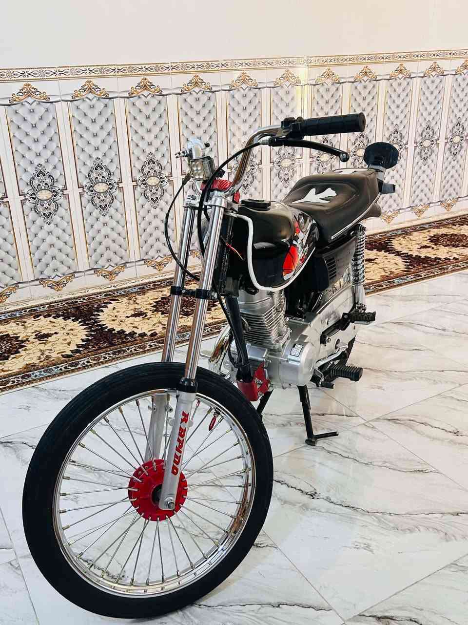 السلام عليكم دراجه اصولي للبيع شلامجه تعميره 2025  مكينه 25  السعر 650 وبيه مجال للطيبين الموشراي  لا يتعبني؟*********** المكان بابل مشروع
