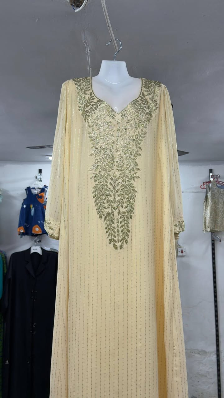 مرحبا بنات عندي ملابسس جدد مال اطفال صار بيهن تخفيض وعندي فساتين مال بنات عمر محير وعندي. باله جديد نضيف وب اسعار كلش مناسبه كل قطعه وسعرها


**إذا كنت صاحب هذا الإعلان وتريد حذفه لأي سبب، رجاءا أرسل رسالة إلى الدعم الفني**