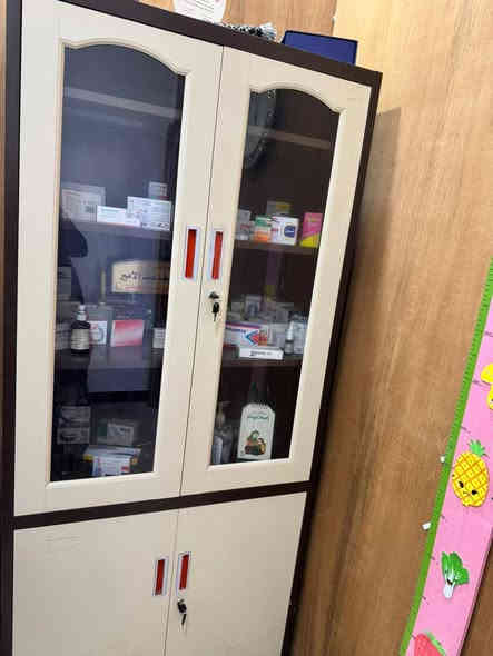 غرفة طبيب ومروحه حائط للبيع ..هاتف***********
