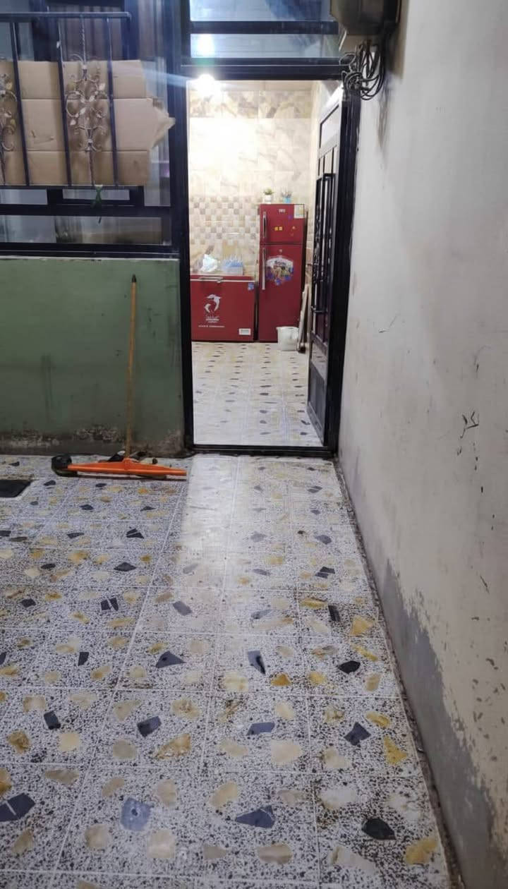 الجبيرية الثالثة المساحة 100 متر طابق واحد الفرع اللي مقابيل مكتبة الزقازيق سعره 46 قفل يتكون من غرفة وحدة وصالة واستقبال ومطبخ وكراج للاستفسار مراسلتنا او الاتصال ***********
