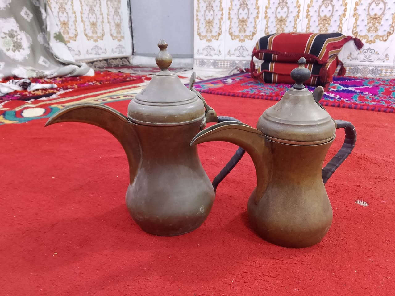 دلال بغدادي باله كويتي قديمة للبيع قياس 30 28 للستفسار اتصال *********** يوجد توصيل
