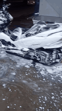 سلام عليكم فورزه صفر ١٠ مكفوله كفاله عامه دراجه نازله من علاوي الباش صارلها سبوع 
ماشيه ٢٦ الف 
سعر ١٥ وبيها مجال قليل 
مكاني بغداد زعفرانيه 
***********
