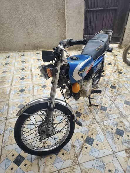 شباب اربعه كير ارشا موديل ٢٠٢٠ اوراق كامله جاهزه للترقيم اني وصلت للبصمه وتوقف الترقيم  من تجي شوف دراجه يرادله ترتيبات بسيطه جدا عنواني كوت الحكيم سعره ٦٠٠ بيه مجال ***********
