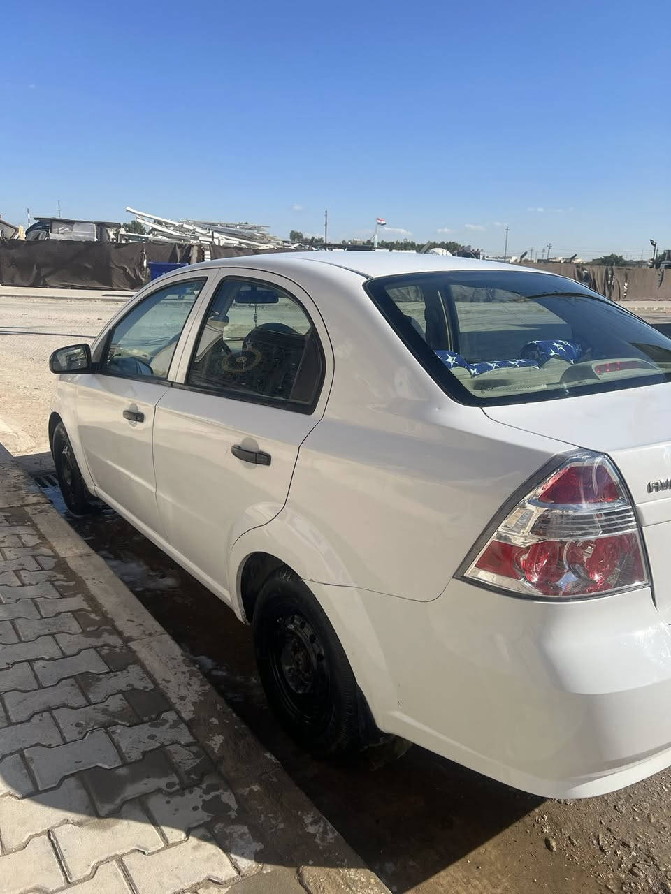 افيو 2011 خصوصي كير اوتو رقم كربلاء مكينه مفتوح مو مسكر خليجي سياره مكفوله من الضربه والتبديل بيها فقط باب السائق صبغ سنويه لل 28 مكينه وكير وحداديه وتايرات سياره جاهزه وجديده رايدها ب 72 وبيها مجال بسيط مكاني نجف للاستفسار ***********
