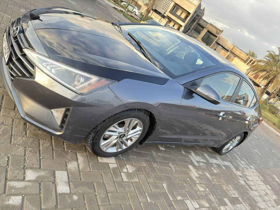 السلام عليكم 2019 النترا وارد كندي    حادث البنيد فقط ايرباك استيرن       ماشية 61 الف كم سعر 129$                 رقم ***********
