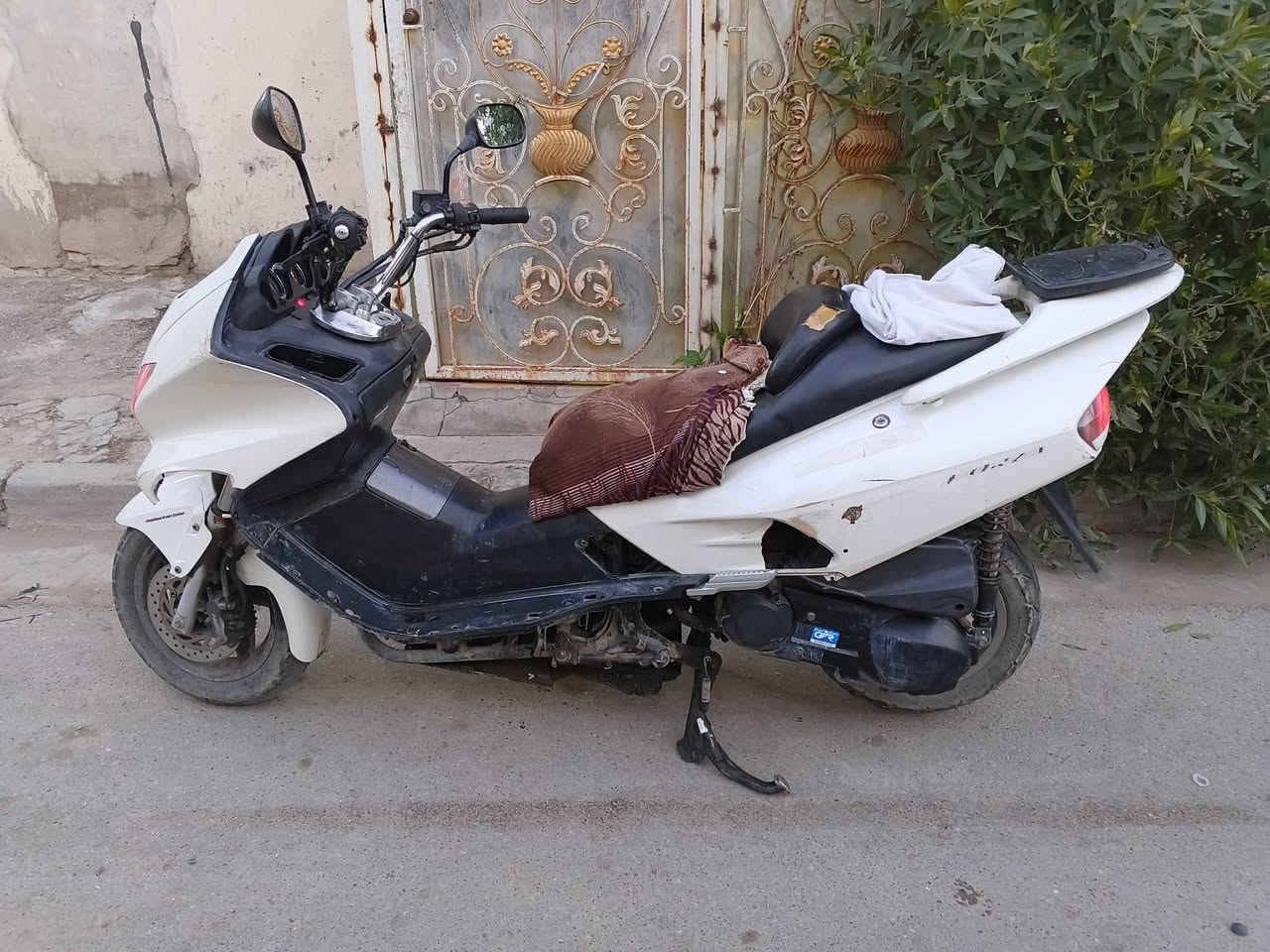 سلام عليكم شباب فورزة شغالة بيه نواقص سويج ،+كفرات تعبانة صوت محرك بس هية شغالة  كاملة مال رمبة أوراق كاملة مكينة مامفتوحة ابد سعر300بيهة مجال مكاني بغداد شعلة هاذا رقمي وتساب أو نتصال‏‪***********‬‏
