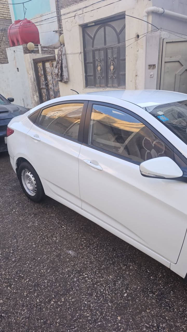 من رخصت الادمن 
اكسنت 2015 خليجي
محرك 1600 خطرتين 
السياره بيه قطعتين جملغ امامي جه السايق وبنيد
السياره جهازه حداديه وتاريات تخم جديد هستوني مشتريله 
بس بيه صوت بل المحرك ابيعه على وضع المحرك مع العلم تمشي والسياره طبيعي
رقم نجف بسمي مداور ثاني يوم 
السعره 90 قفل
للتواصل على هذا الرقم فقط وتساب
***********
