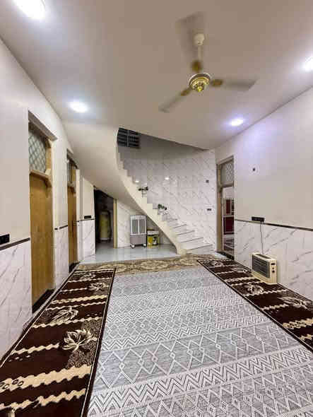 بيت للبيع طابو صرف
المساحه / 180 متر مربع 
الموقع/ الحولي حي الامير مجاور الشركه 
السعر /130 مليون وبي مجال قليل 
للاستفسار / ***********
