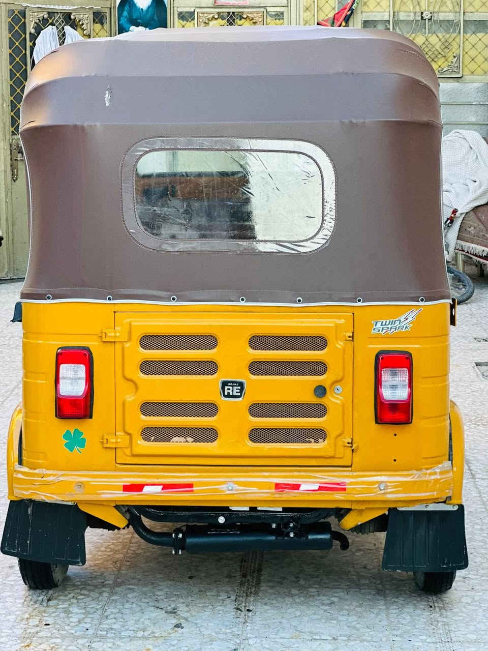 سلام عليكم شباب تكتك موديل2019
باسمي تكتك حلوه وجهازه 
معمره تعمير درجه اولى مكينه تراي كله حلوه 
اسعرها 6300لشراي يتصل مكاني 
بغداد مدينه الصدر ***********
