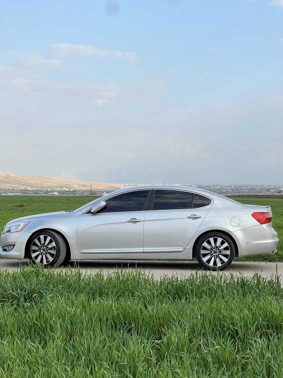 بؤ فرؤشتن يان گؤرينه وه
v6ئه ڤه لؤن خؤر 
كيا كادئنزا 2013
براوه ي دوبه ي لؤك لؤك 
پئويست به وه سف ناكات 
ماله كه خؤي دياره تايه به ته
بؤ فرؤشتن و گؤرينه وه
***********
