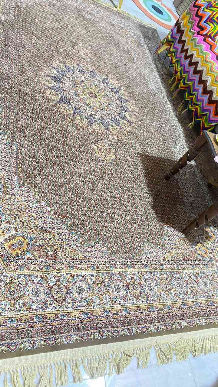 زولية ايرانيه  كاشان الأصلي
جديده العام اخذتها 
ونظافة 100%
القياس 2×3
لونه جميل😍
مكاني بابل الحلة


**إذا كنت صاحب هذا الإعلان وتريد حذفه لأي سبب، رجاءا أرسل رسالة إلى الدعم الفني**