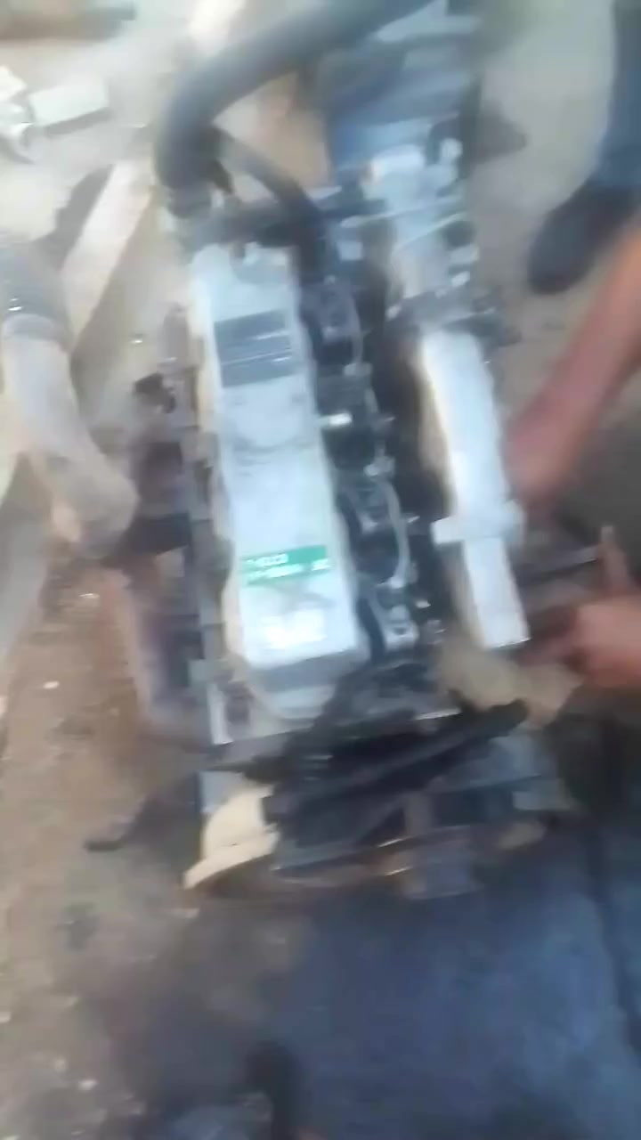 السلام عليكم مولد ميتسيبوشي 4بستم 24 كيفي مولد كابوته 10 كيفي 3 بستم 1105مع محركات 4 بستم 2203 براد ومحركات 3 بستم كابوته  مع راس توليد 12 كيفي دوره 3000 البيع العنوان الصويره للاستفسار الاتصال على الارقام  ***********/***********
