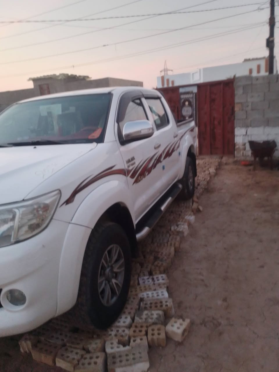 سلام عليكم بيكم فورويل 2014سيارة  السونار موضح بلصوره سياره اربيل سنويه وهزه جديده الحد 2030المكان بغداد ستفسار على الرقم السعر 240وبيه مجال*********** مراوس درهم جارجر لو اوباما حسب القناعه
