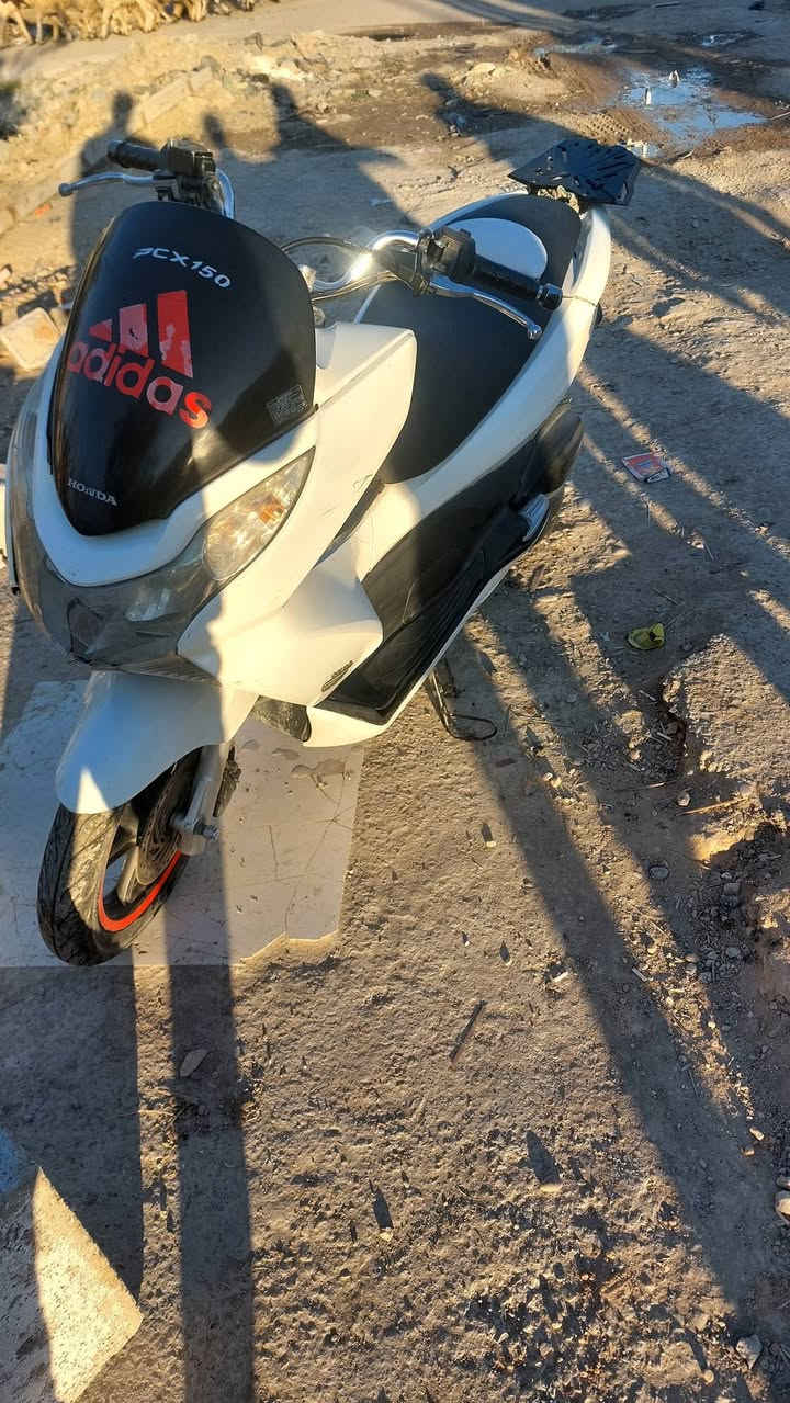 سلام عليكم دراجة للبيع بي سي اكس محرك 150ياباني السعر خاص اي ستفسار الرقم ***********المكان بعقوبة يم مدرست الامين
