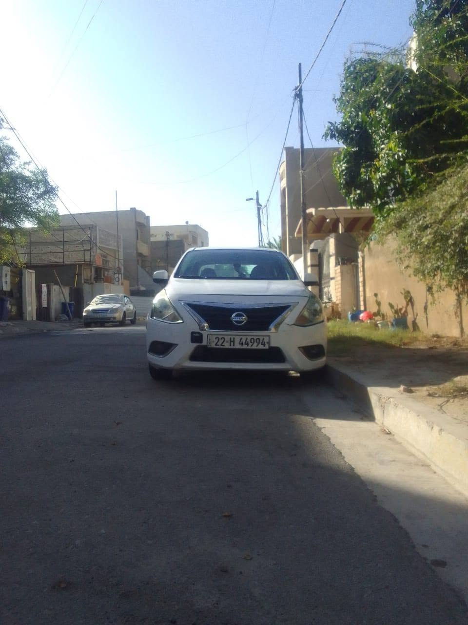 سلام عليكم نيسان صني هندي 2018 للبيع ام لبيته الزركه سياره بيه طخه بل جاملغ الخلفي عل كد شبر وبيه جاملغ الأمامي بي بارد وباقي سياره كفاله من كلشي مكينه كير صدر تبريد كفاله رقم اربيل الدولي تريد وكاله أو تحويل 
مكان بغداد سعرها ٩٢بيه مجال
***********
ملاحظة مكلف بل نشر

