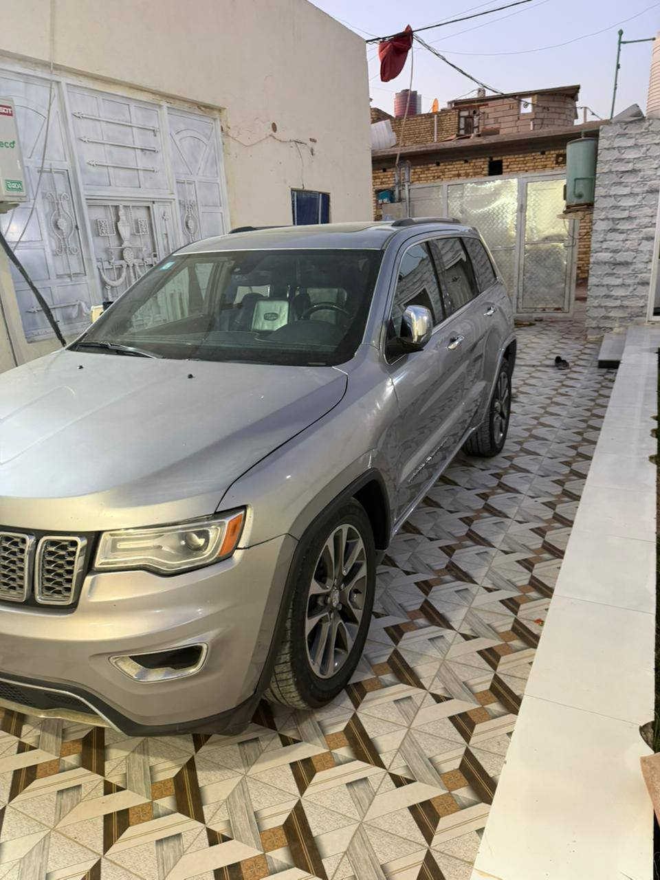 السلام عليكم
السعر : 180 وبيها مجال 

جيب اوفر لاند 2017

رقم بغداد تحويل مباشر 

المواصفات : 1/1 ( جكات )

* محرك 6 سلندر 3600

* السقف بانوراما طكتين

* المقاعد جلد تدفئة وتبريد 

* حساسات خلفية

* كاميرا خلفيه 

* نقطة عمياء

* مقود السائق كهربائي

* دفع رباعي 4X4

* تشغيل عن بعد

* صندوق كهربائي

* تدفئة ستيرن

* دمام خلفي مع سستم صوت 

* المقاعد السائق ولراكب كهربائي

* ذاكرتين لحفظ وضعيات الجلوس

* سستم صوت 

* شاشة كبيره 8.4 انج

* نظام خاص للطرق الوعره

* المصابيح الأمامية  لد نهاري + اشاره ترحيب من الاقتراب من السيارة 

* مري جانبيه كهرباء

* مرايا جانبيه قابله للطي عند الفتح والاغلاق 

* مرايا بخاصية التعتيم الذاتي

* نظام الملاحه Gps

* نظام خاص للطرق الوعره

* كشافات ضباب بروجكتر 

* محدد سرعة 

* نظام بريك اوتاماتيكي ( Auto break system)

* نظام تشغيل واطفاء اوتماتيكي للمحرك ( Auto start system) 

* جكات لرفع وتنزيل السيارة

* واكو مواصفات كلش هواي
سونار موجود بالمنشور 
السعر : 180 وبيها مجال 

مكان سياره: ذي قار الناصرية 

 ***********
***********
