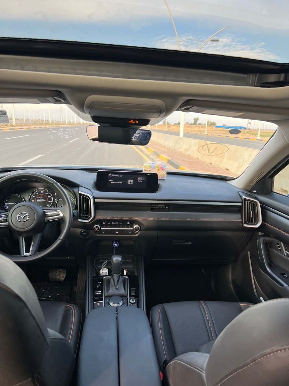 MAZDA. 2025. CX_50 PREMIUM
مواصفات :
محرك 2.5 هايبرد 
بصمه  
لايت وليد نهاري وليلي اوتو 
تدعم نضام كاربلاي 
بصمه أبواب 
دخول ذكي
كامره خلفيه
3انضمه قياده NORMAL_ECO_SPORT
موس تحكم بلشاشه 
نقطه عمياء
اوتو هولد
جنطه كهرباء فقط واغلاق 
سلايد روف
تحديد مسار 
كشنات كهرباء 
تبريد قطعتين
رادار جميع الجهات 
خزن مقاعد 
تحديد سرعه 
ممشى السياره 5 الف كيلو وقابل للزياده 
دفع رباعي AWD
سستم صوت من BOSS
تدفئه كشنات 
وبعد هواي مواصفات معروفه بلمازدا 
السياره تترقم جميع المحافضات ماعدا الاقليم 

حادث السياره البنيد تبدل ونصبغ ودعاميه
هم تبدلت ونصبغت  ولشاصي فقط تعديل بدون 
كص جاملغات نفسهم فقط تعديل بارد بسيط 
 سعر السياره 225 $وبيها مجال 
للاستفسار ***********
