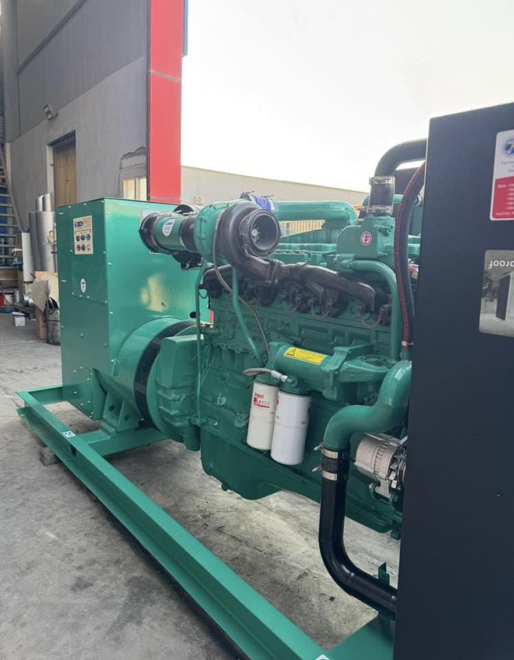 السلام العليكم مولدة كمينس ٥.٥ انجيكتر زيتي ٣٨٠ كيفي بشرط حمل ١٠٠٠ امبير مولدة فول اوتوماتيك نظام الحماية مكان اربيل الصناعة الشيمالية و عدنا انواع احجام مولدات بيركنس كتر فالفو دايو مان كمينس من ٢٢ كيفي حتي ٢٢٥٠ كيفي للستفسار 
***********
*********** و عدنا نقل لل جميع محافظات العراق 
وسعر مولدة ٩٠٠٠$ بيها مجال بسيط
