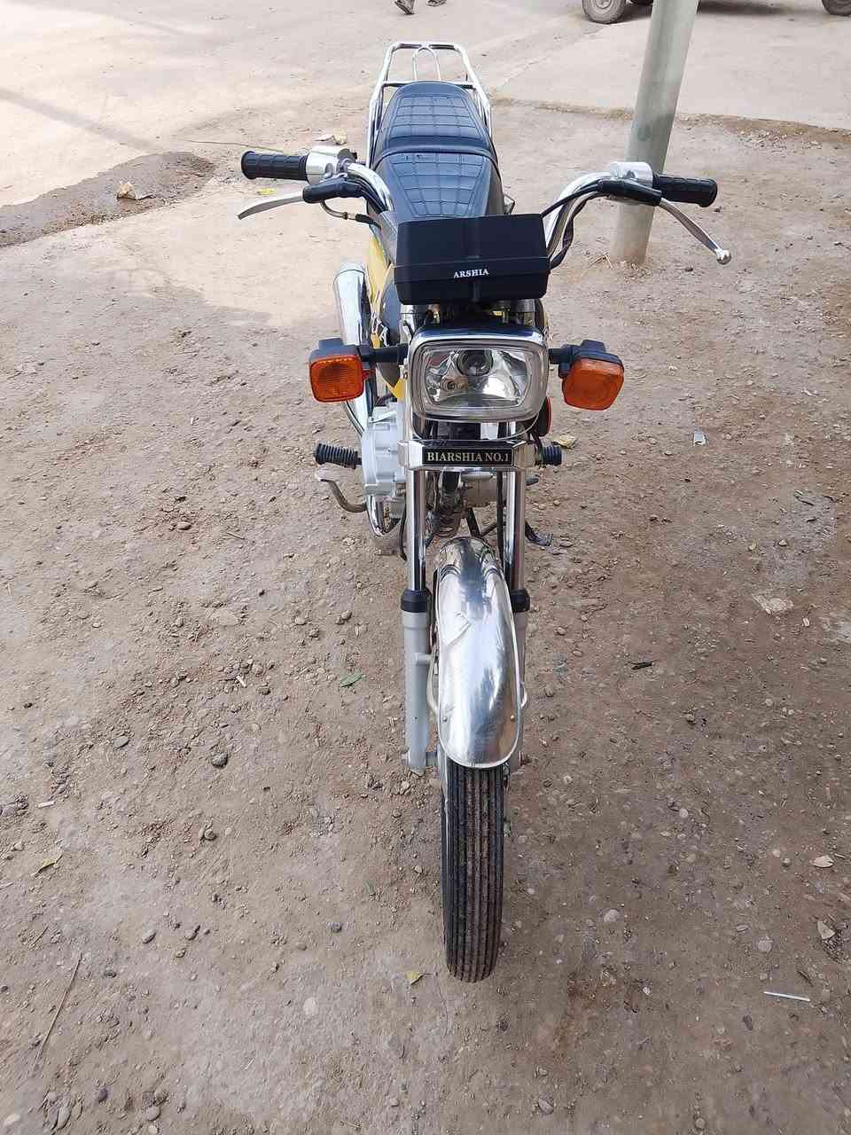 سلام عليكم دراجة للبيع ارشه موديل 2024اوراق اصولي دراجه ما متعوبة ونضيفة حيل نقصهة بس لكهربائيات يرادلهن ترتيب مكينة خير من الله كشر شوفت عينك متواجد خاص السعر 600وبيه مجال


**إذا كنت صاحب هذا الإعلان وتريد حذفه لأي سبب، رجاءا أرسل رسالة إلى الدعم الفني**