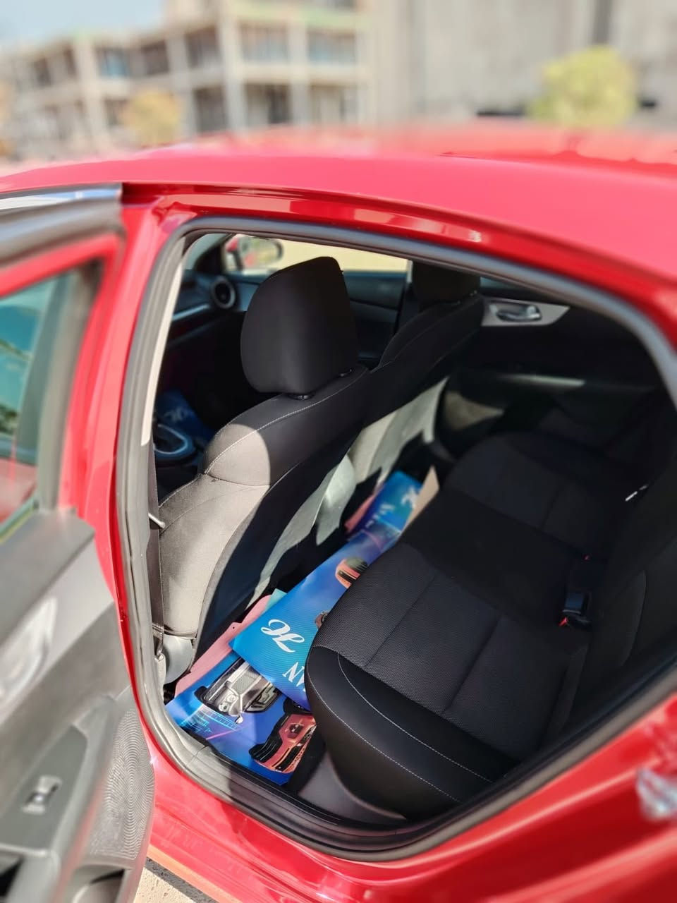 السلام عليكم ورحمة الله وبركاته
فورتي 2024 بغداد 
مكينة 2000دوش 
ماشية 36 الف كيلو متر 
رادار امامي ورادار جانبي 
قيادة ذاتية وتحديد مسار وتوقف ذاتي 
ابل كار بلي لاسلكي 
3انظمة قيادة(sport,smart.normal)
حادثها باب السايق مبدل وصور الحادث ب المنشور 
وب العراق صار شوية صبغ ب الجاملغ الخلفي
السيارة جديدة كلش عدا ذني مكفولة كفالة عامة 
مكاني السيدية 
***********
