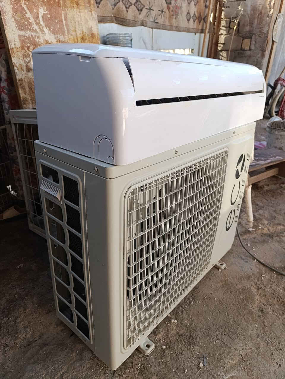 سبلت طن ونص نضيف كلش غاز 410
للبيع مكاني ناصريه 
سعره 400 بي مجال كلش قليل 
غراضه كامله بوري او ريموت 
***********
