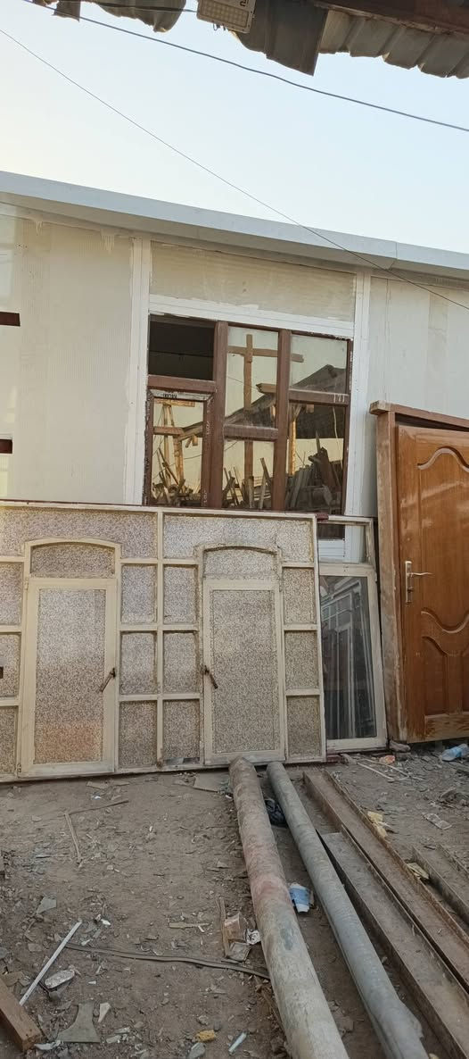 كرفان 3.80×4متر السعر ١٢٥٠ العنوان بغداد الشرطه الخامسه ***********
