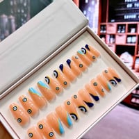 أظافر اكرليك • تصميم عين • متوفرة