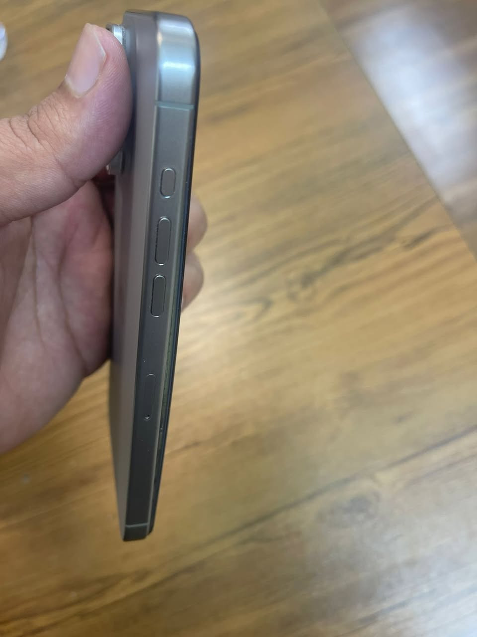 ايفون 15برو ماكس جديد  كارتونه موجوده بطاريه 71 السعر 950الف بي مجال قليل بيع او مراوس ب16برو ماكس


**إذا كنت صاحب هذا الإعلان وتريد حذفه لأي سبب، رجاءا أرسل رسالة إلى الدعم الفني**