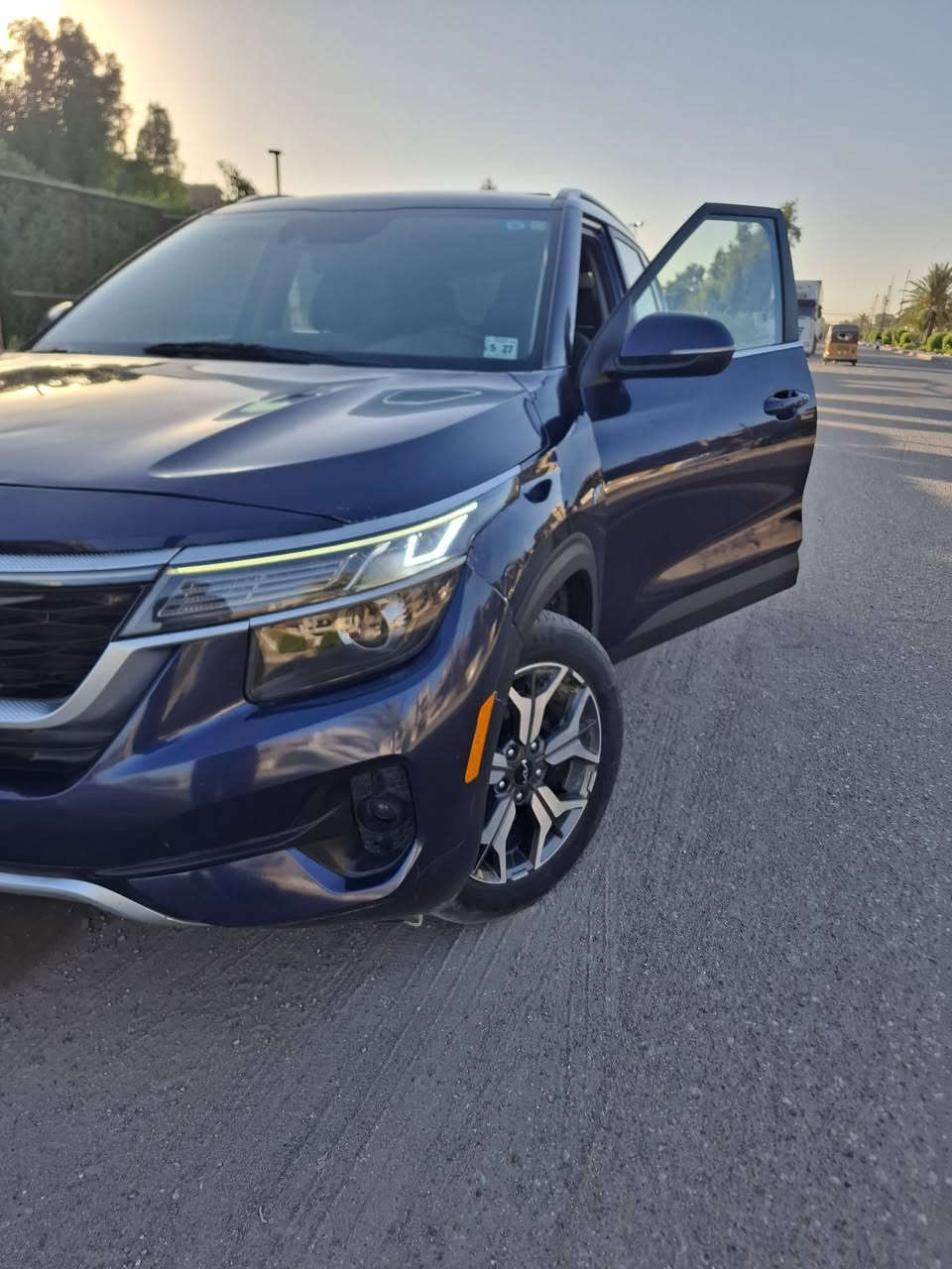 كيا سيلتوس امريكي موديل ٢٢ فول مواصفات
حادثها صبغ جاملق وبارد بالبنيد والباب الخلفي
فول مواصفات 
بصمة وفتحة 
رادارات جانبيه وخلفيه واماميه 
كشن جلد وهيترات بالكشن 
تشغيل عن بعد واطفاء ذاتي 
ويل كب ولدات 
دفع رباعي 
مكينة ٢٠٠٠ دوش المرغوب 
ماشية ٢٨ الف 
سياره جديده بعدها 
مرقمه بغداد موجوده بغداد حي اور 
معروضه ب ١٥٠ $ 
***********
