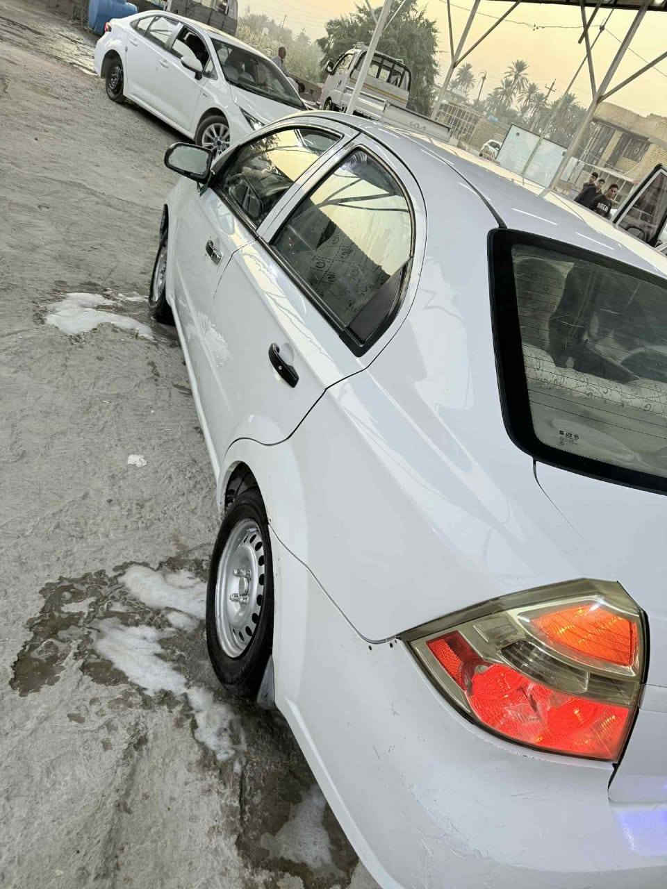 سلام عليكم افيو للبيع موديل 11 وارد خليجي مفتوح رقمه القادسية راعيه بل نجف بحي ميسان حداديه 80/100 بيه جاملغات ثنين الامامي واحد مبدل بدون ضربه وواحد بي ضربه بس الشاصي ما مليوح بس التكمه مليوحه شبر لا اكثر ولا اقل السعر 55 وبيه مجال مكاني نجف ناحيه الحيره ***********
