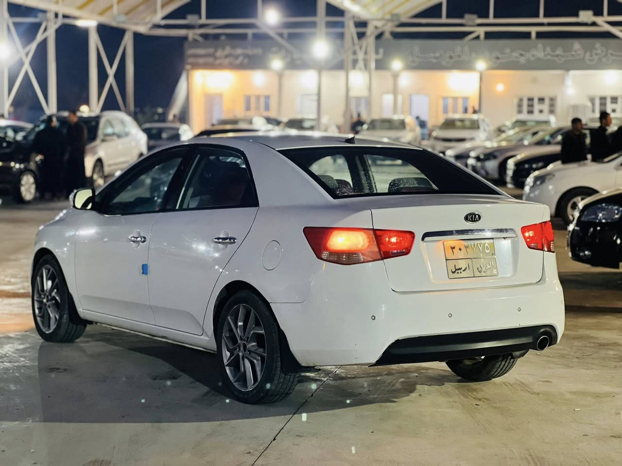 السلام عليكم ورحمة الله وبركاته
سيراتو 
موديل 2013 
ضررها ثلاث قطع بدون اي داخل موضح في سونار 👇
سياره جديده طخم تاير جديد ويل كب سياره جاهزه 
سعر تواصل عبر الهاتف او عبر خاص ***********
