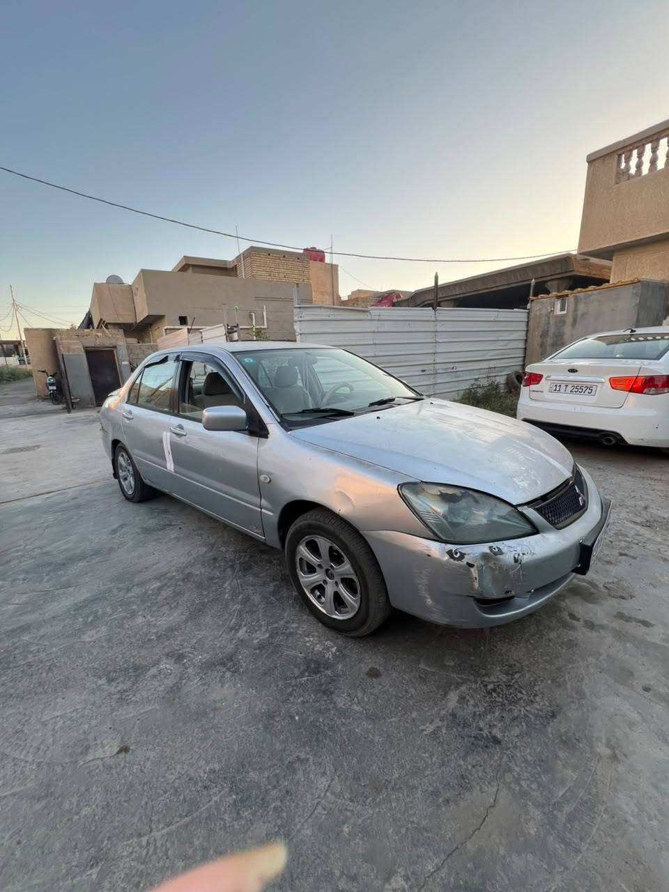 السلام عليكم سيارة لانسر موديل 2007 تبريد شغال سيارة حلوة بس بيها جراد شوية محرك وگير مكفولات نقص بس دبلات خلفية ودعامية خلفية السعر 65 وبيها مجال العنوان التاجي يم جسر المثنى موبايل ***********
