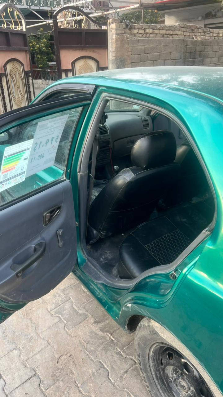 السلام عليكم للبيع فقط فيرنا موديل 2001 السيارة جاهزة كير مكينة جدد تبريد جديد رقم انكليزي بسمي وسنوية جديدة بيهه سيارة كبل للشارع وشرط التحويل السيارة مصبوغة عام للجمالية بدون ضربة قوية وايدي بيهه خير من الله والسيارة كير عادي 
السعر المطلوب 40 ورقه وبي مجال مكاني البياع للاستفسار ***********
