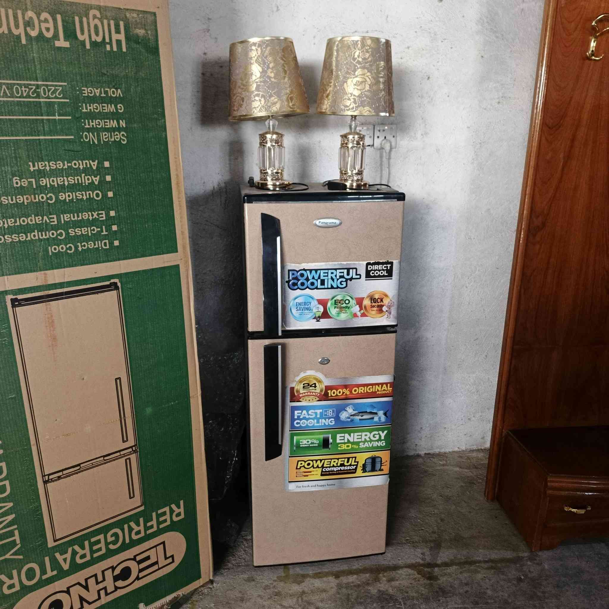 السلام عليكم اثاث  مستخدم لل ب ي ع المكان  الطارميه حي الفارس شارع السكلات خلف معارض حجي وليد  السيارات قرب جامع الصديق  للاستفسار خاص او ع رقم الهاتف***********    ؟***********
