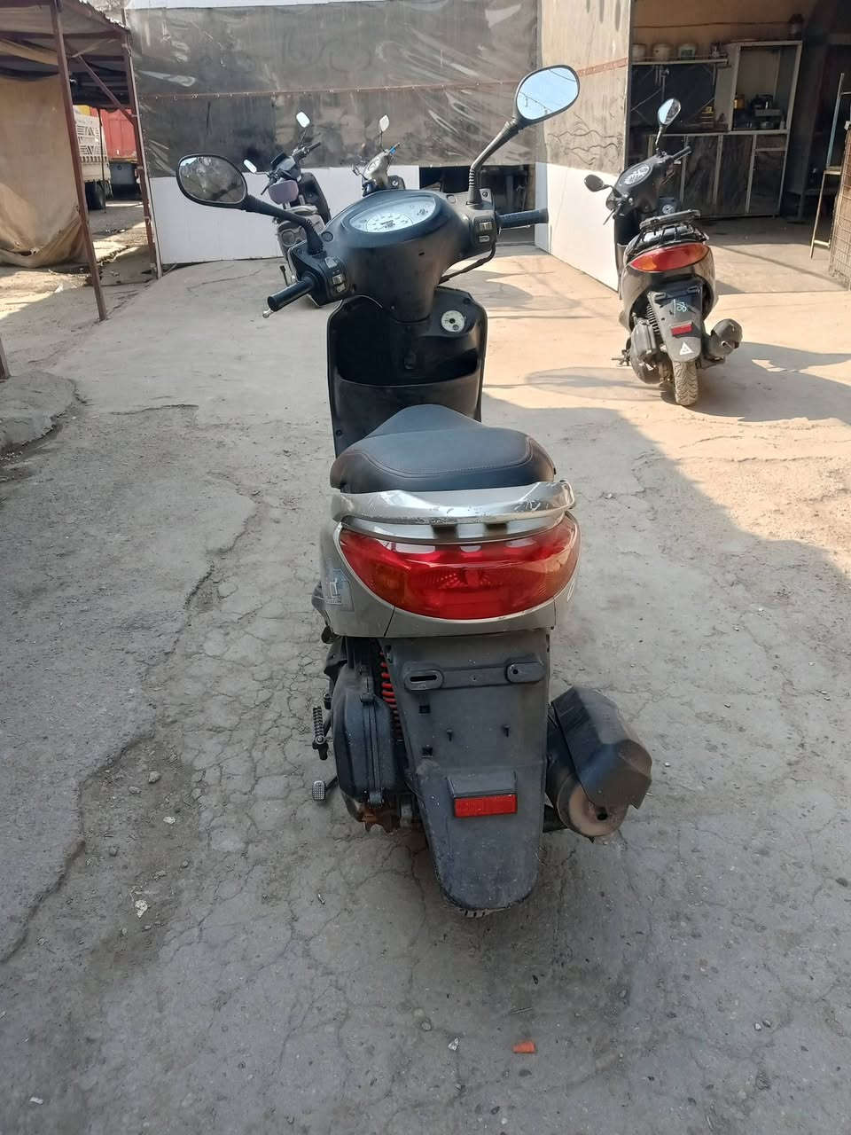 سلام عليكم دراجه للبيع بغبغاء محرك كفاله عامه سعر 900الف وبيه مجال بصيط ***********
