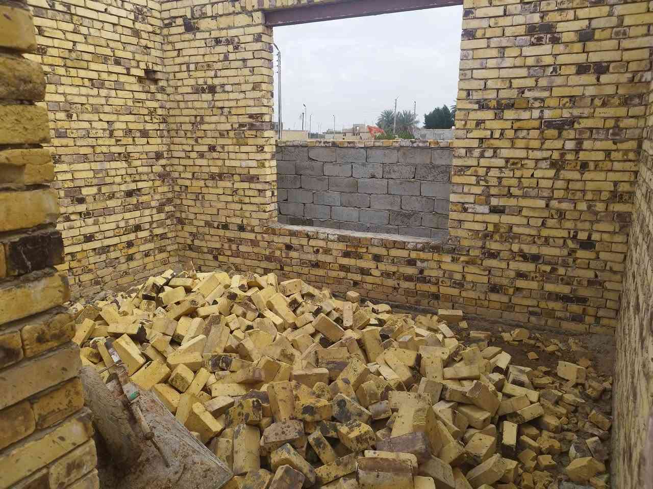 #دار_للـبـيـع  هيكل الموقع: الديوانية حي العامل طريق السنيه
الطابو زراعي – سند 25 
يوجد ماء +كهرباء وتبليط 
تفاصيل الدار:
 • مساحة البناء:150 متر
 • نوع البناء: كونكريت مسلح + رباط
 • غرفة نوم2
 • صالة
 • استقبال
 • مطبخ
 • صحيات داخليه وخارجيه
السعر خاص$


**إذا كنت صاحب هذا الإعلان وتريد حذفه لأي سبب، رجاءا أرسل رسالة إلى الدعم الفني**