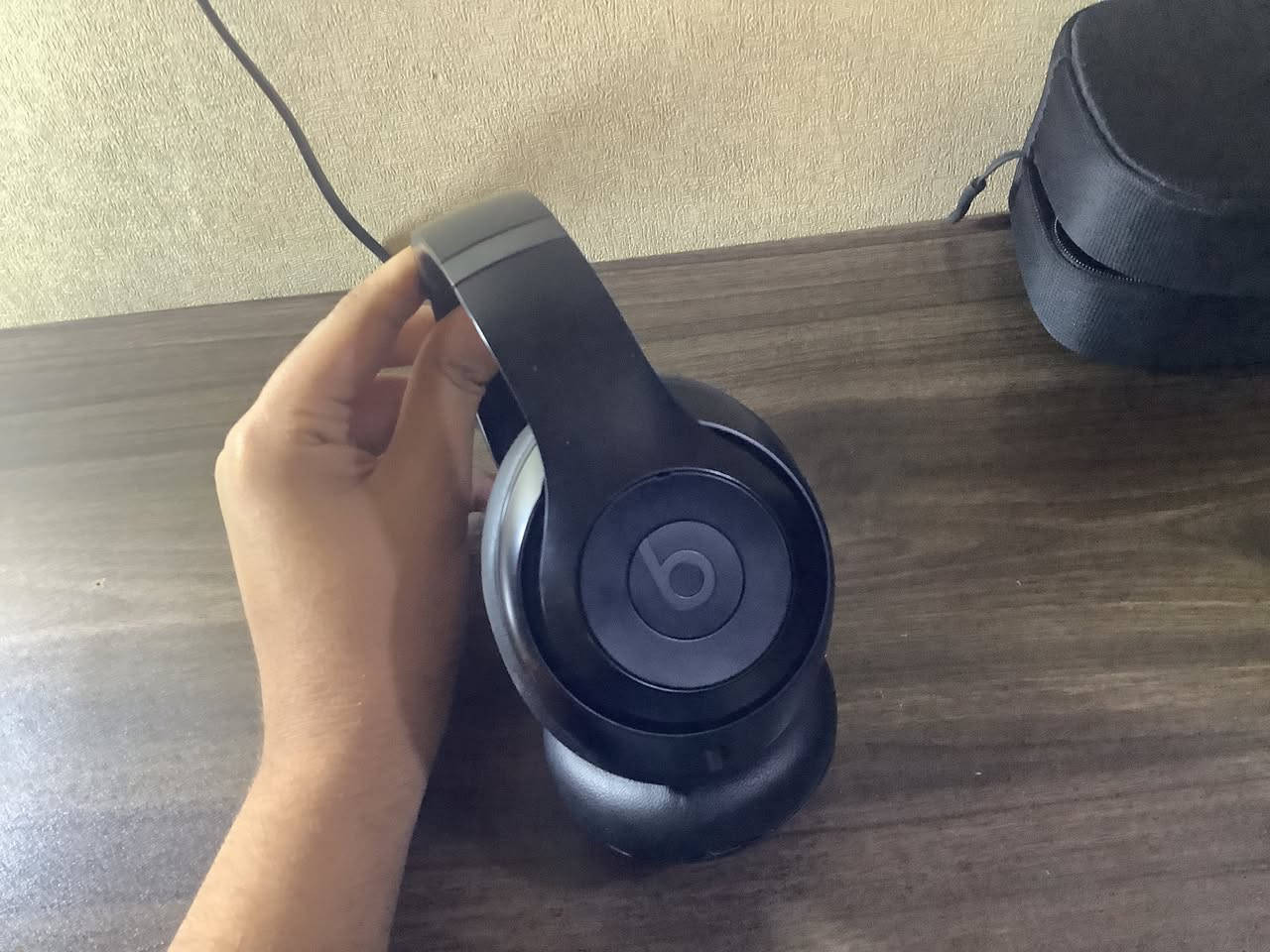 سماعة Beats Studio Pro  اقوى و احدث اصدار اصلية ربط برنامج   نفس نظام سماعات ابل سعر 160 قفل   وية توصيل مكاني ديالى بعقوبة اذا ما تقدر تراسلني دزلي طلب صداقة  واني أراسلك


**إذا كنت صاحب هذا الإعلان وتريد حذفه لأي سبب، رجاءا أرسل رسالة إلى الدعم الفني**