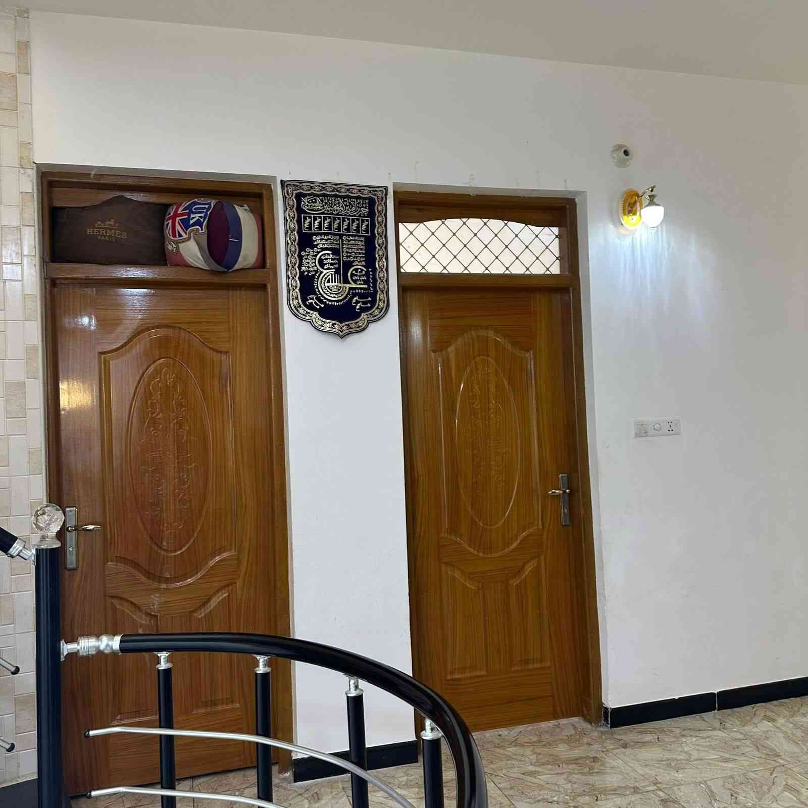 بيت بنداء مساحه 200متر منطقة 84 قرب شارع المجمعات ثالث قطعه عن شارع 60 دبل فاليوم فوول مواصفات يحتوي على 6 غرف مرمر كونكريت شغل جناي سعره 190 مليون مطلوب 15 اسكان يعني تنطي 175 مليون فقط


**إذا كنت صاحب هذا الإعلان وتريد حذفه لأي سبب، رجاءا أرسل رسالة إلى الدعم الفني**