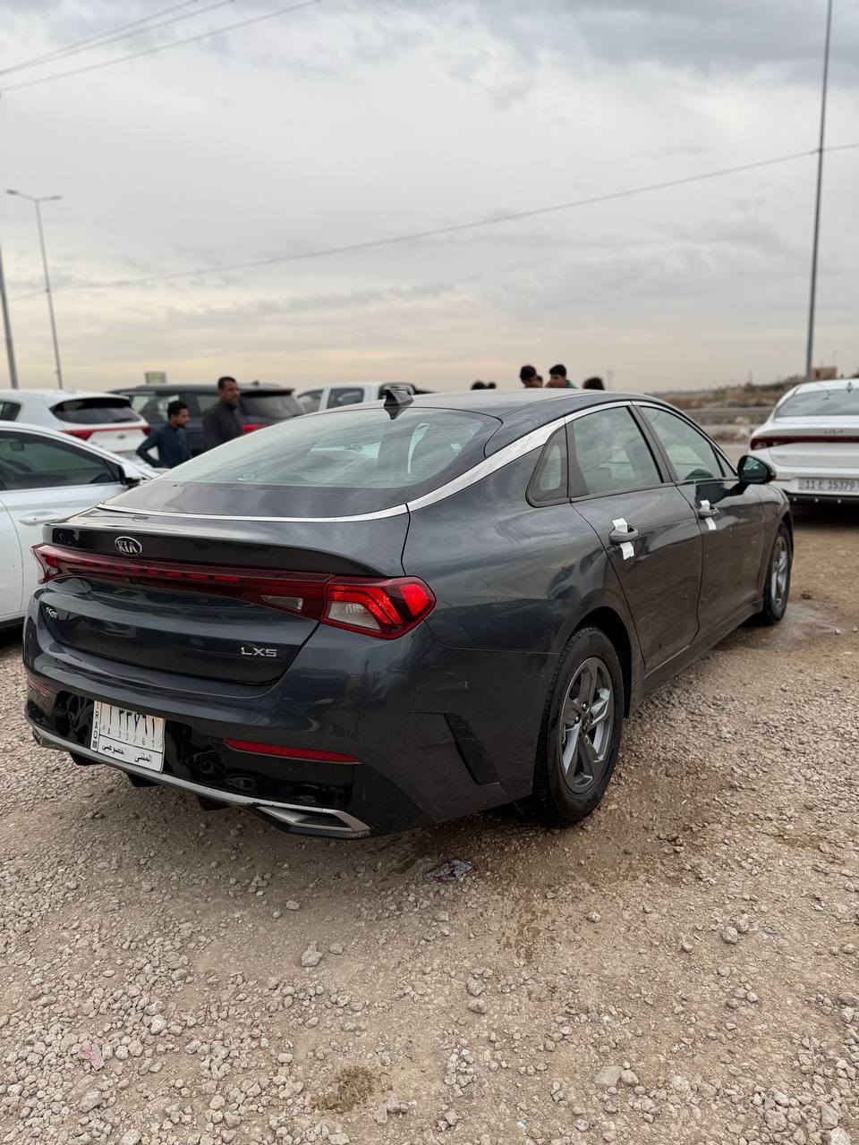 السلام عليكم 
للبيع كي فايف مديل 2021 محرك 1600 تيربو مواصفات فول ماعدا الفتحه حادث امريكا جاملغين الامامي ورشات صبغ فقط السعر 137 وبيها مجال الشراي المكان السماوه الرميثه الاستفسار الاتصال ع الرقم ***********
