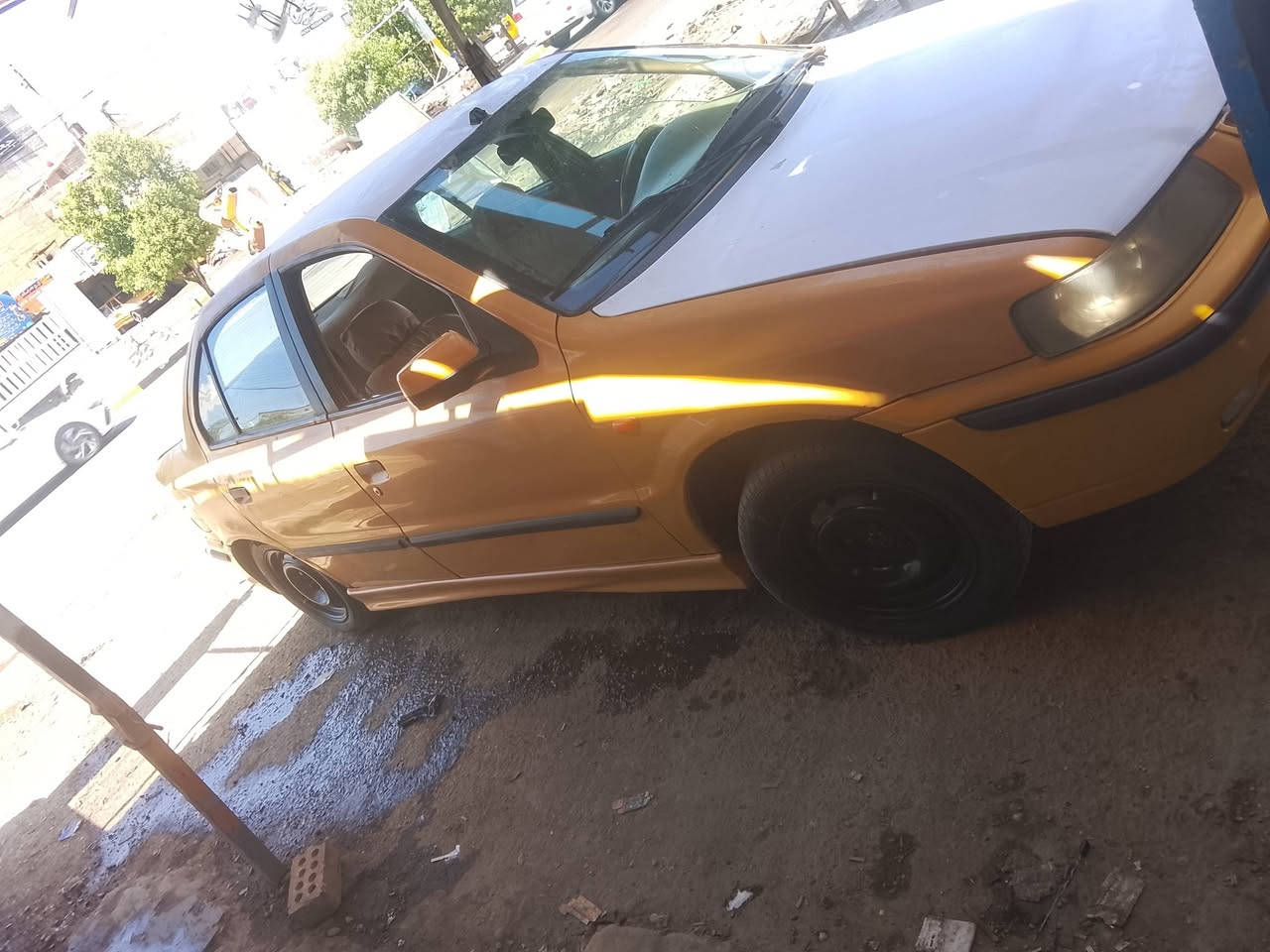 سمند 2010 بغداد انكليزي
محرك كير مكفولات 
تبريد بي ليك فقط 
بيها طخه بالجاملغ الخلفي 
سياره جاهزه نواقصها كلش بسيطه 
مكانها بغداد حسينيه ال راشديه 
*********** 
سعرها 25 وبيها شي قليل
