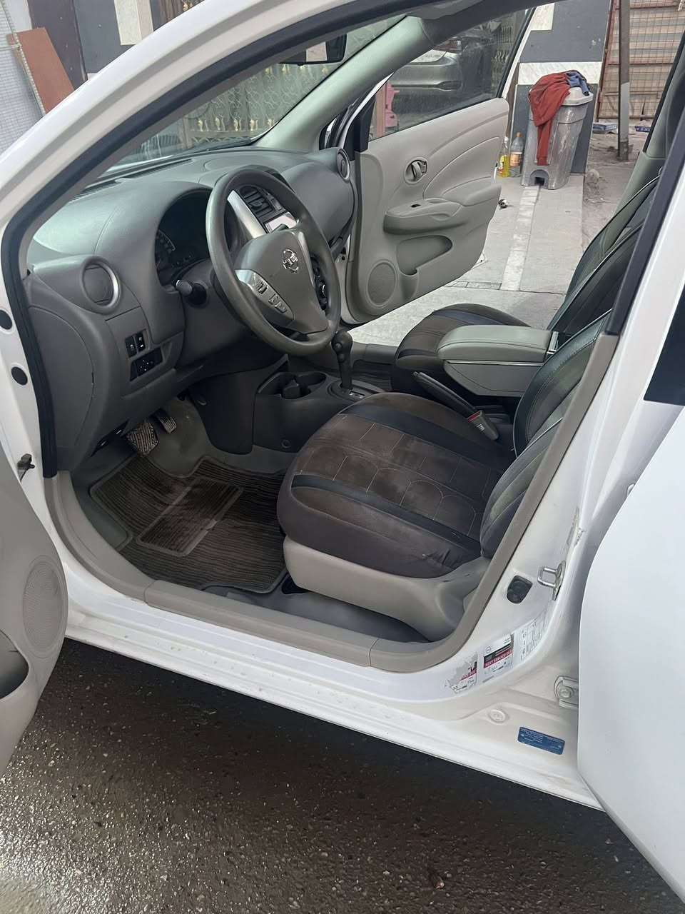 لبيع نيسان سني موديل ٢٠٢٣ هندي ماشيه ١٠٥ الف بيه صبغ جاملغ امامي فقط. رقم اربيل باسمي تحويل وكاله حاضر
سياره جاهزه من كولشي كشنات دوشمه ارضيه دوشمه
شاشه كامره لايت مع بلوجكتر زنون LED. العنوان بغداد المشتل ( السعر١١٨ وبيه مجال بسيط بعد معاينه)***********
