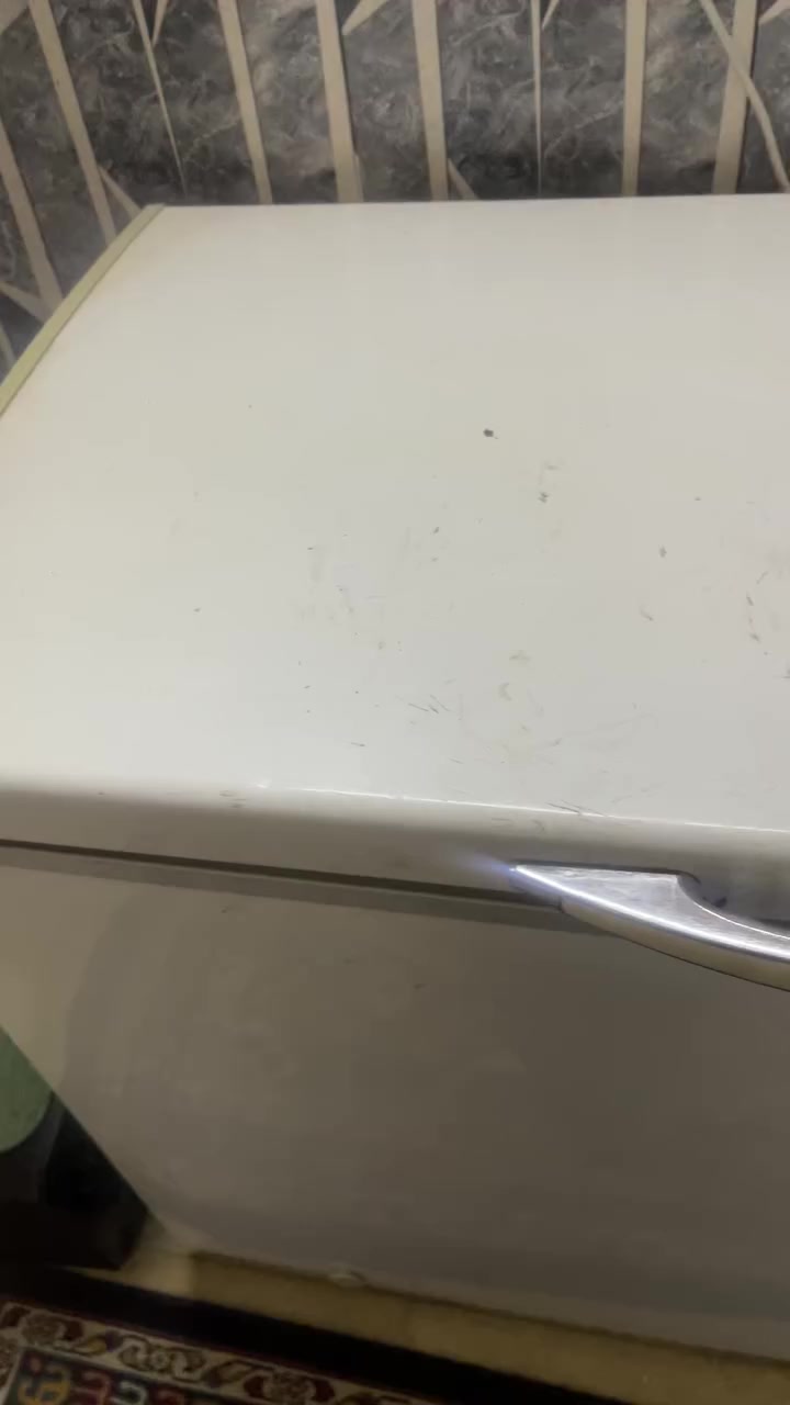 السلام عليكم مجمدات 4 وثلاجات 4 اريد أبيعهن شلعه كامله سعرهن 900 شغالات تجميد وتبريد عنواني سكينه الزراعي 2/11 *********** للاستفسار اتصلو على هذا الرقم متوفر واتساب 
ينباعن مفرد عادي همات
