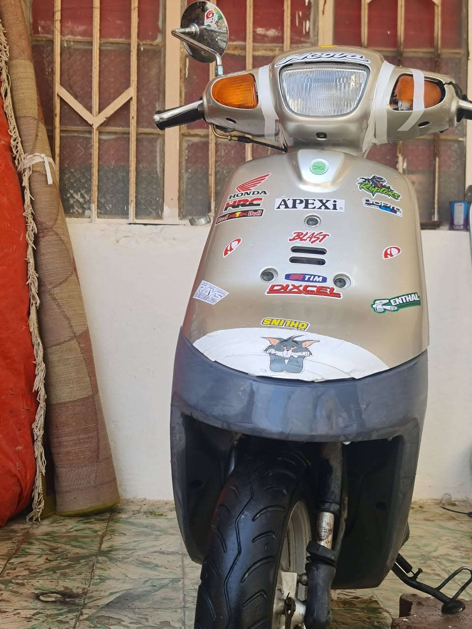 سلام عليكم
دراجه بطه 60 للبيع 
شلعه ومعدل ياكل الكاع 
هندر واحد بكل وكت 
عليهه سكن اخضر 
ولد ثلجي 
هندر مو سلف 
كفرات تجاري 
مامتعوبه الدراجه وماماشيه هواي 
كهربائيات كلها شغاله اشاير يمنه ويسره شغاله 
بك لايت شغال 
مامفتوحه الدراجه 
بل مطر ماتطفه 
السعر 400 وبيهه مجال 
مكاني ميسان 
راسلني بل تعاليق واطبلك خاص 
لو تراسلني عله هاذ الرقم      ***********
