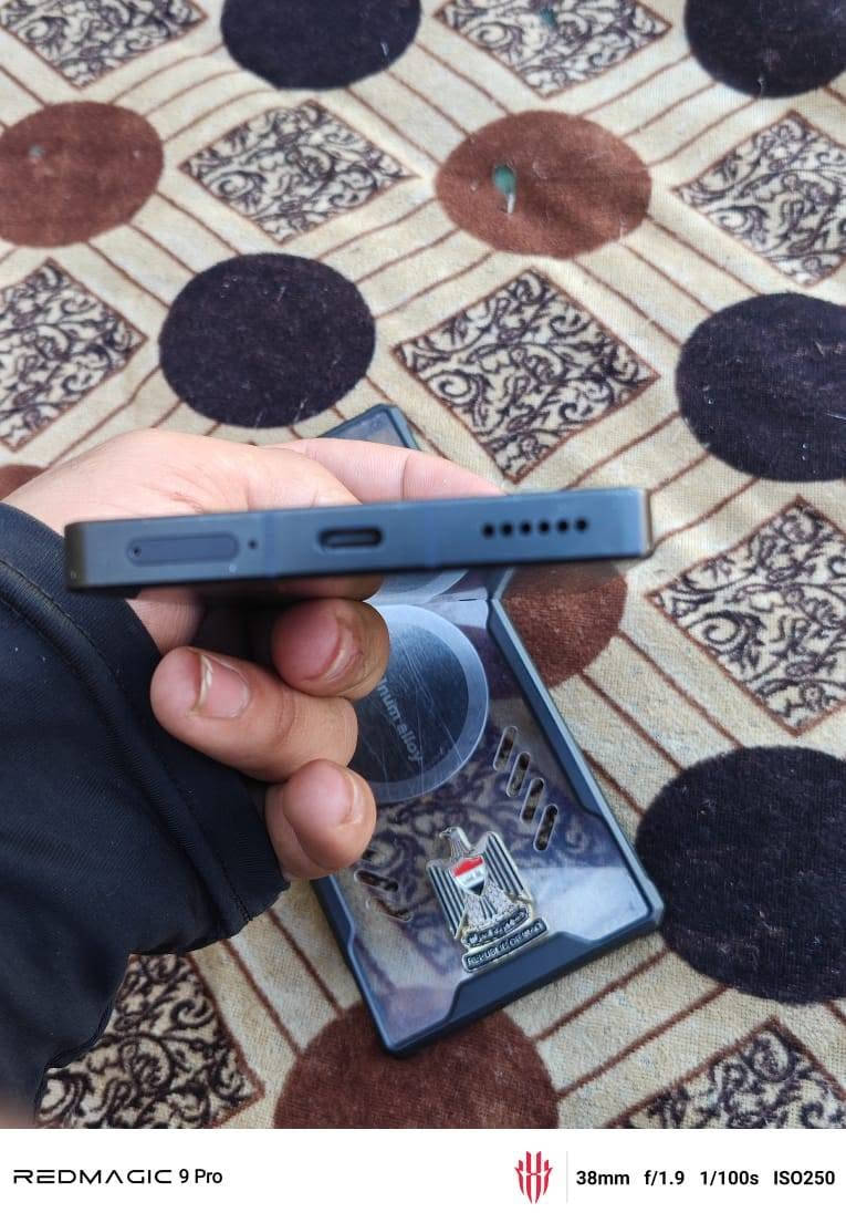 موبايل للبيع ريد ماجك 10 ابرو نضافه 85  ما وياه اي كرتون ولا شاحنه اي عيب ما بي بل بوبجي 120 فريم السعر 750 قفل قفل وعندي حساب بوبجي للبيع هم  بكاني بابل يم شارع الجفن  رقمي ***********
