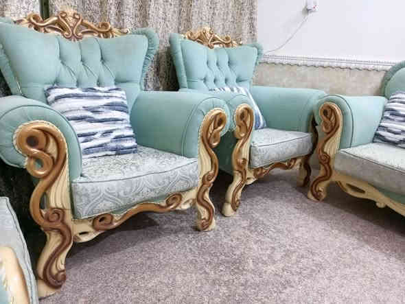 ياالله تخم تركي الاصلي الثقيل كلش نضيف وجديد وقوي وياه مفرش وكوشات مابي اي ضرر 6قطع 10 مقاعد تخم سعره 500 وبيه مجال قليل توصيل موجود العنوان حي اور ***********
