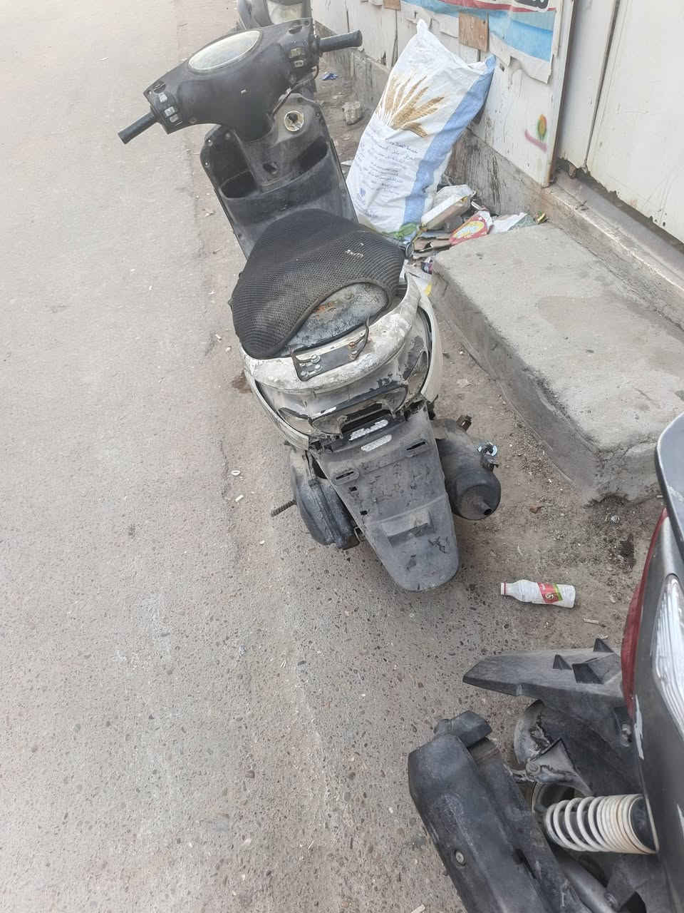 السلام عليكم دراجه بريز للبيع دراجه كامله لمكينه كفرات تعبانه يرادلهه كابريتر وتشتغل لدراجه مكان لدراجه دولعي لدراجه  ب٢٧٥ وبيهه مجال 

***********
