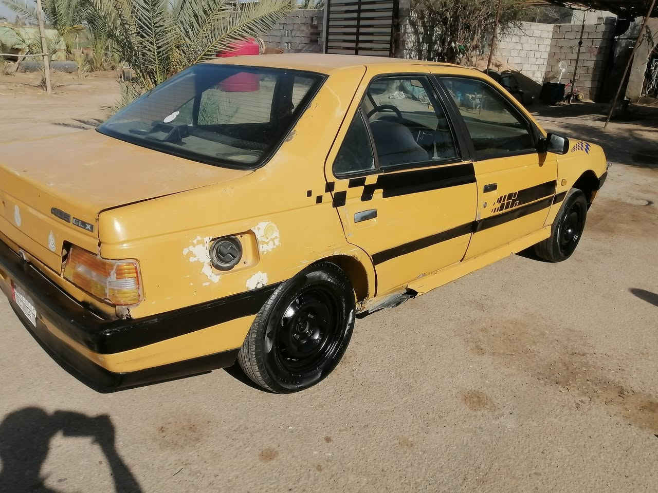 سلام عليكم اخوان بيجو GLX 405للبيع 2010 رقم نجف مكينه بيه بدايه رنكات دخان قليل جاهزه مال واحد عله باب الله ابيع راعي فقط ماعرف شكد عليه هيئه ولا غرامات سنويه صاقطه بل 19 السعر 15 ورقه وبيه مجال بصيط حك الجيه للستفسار اكثر الاتصال عله الرقم التالي ***********
