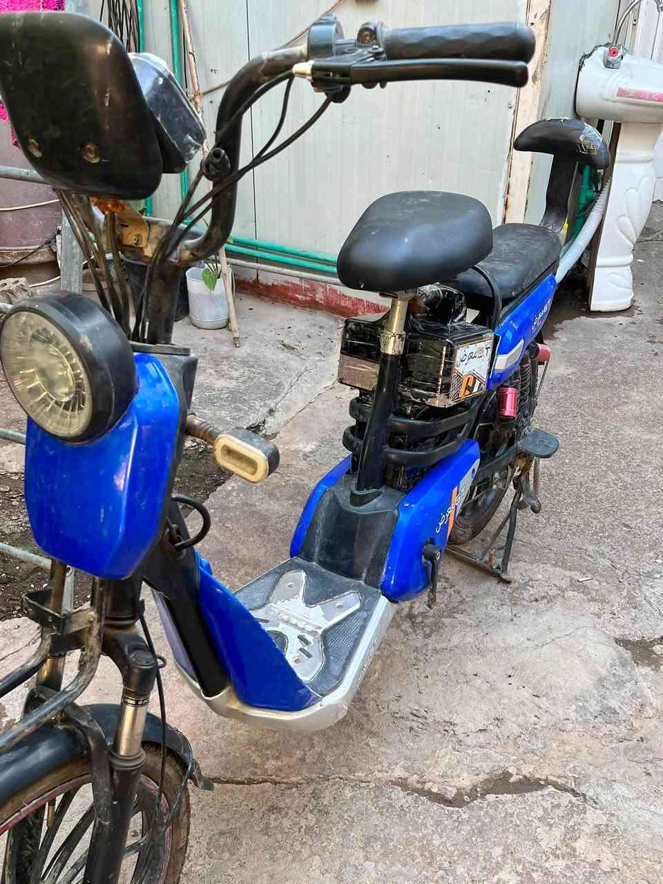 سلام عليكم
دراجة شحن حجم20  بطاريات 🔋 4
3 سرعات
السعر150 وبيها مجال 
بغداد الدورة المهدية
***********
